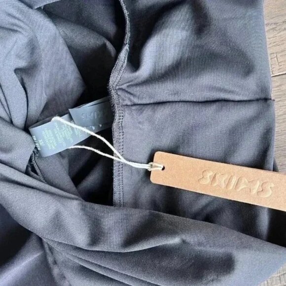 SKIMS Signature Swim Recycled Sarong Maxi Skirt Size XS Black Ruched CoverUp NWT - Picture 3 of 7